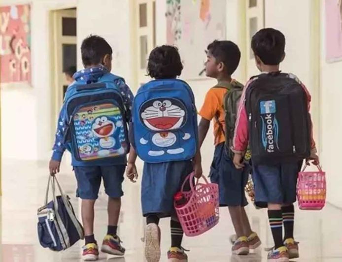 यूपी में स्कूलों के लिए नया आदेश: अब छात्रों पर नहीं पड़ेगा होमवर्क का बोझ