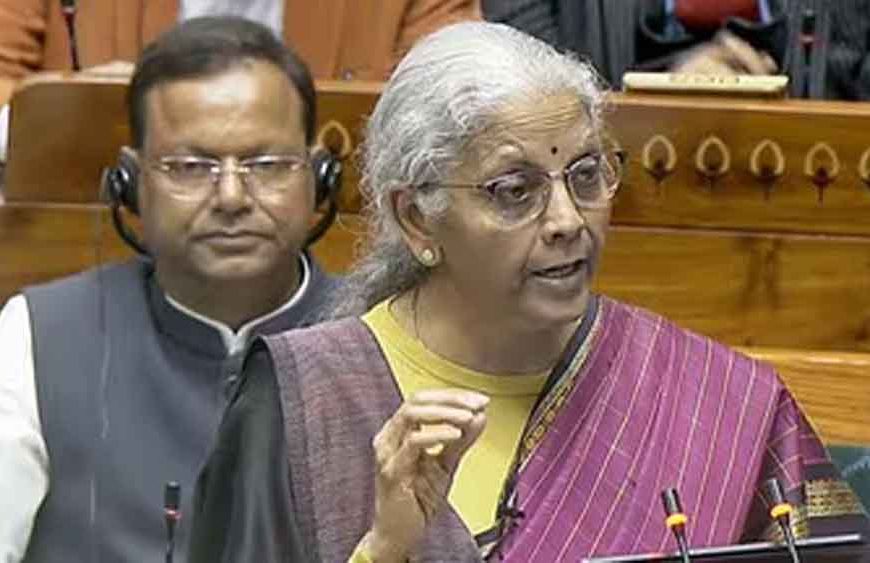 बजट 2026: मिडिल क्लास और टैक्सपेयर्स के लिए बड़ी राहत, जानें क्या-क्या मिला