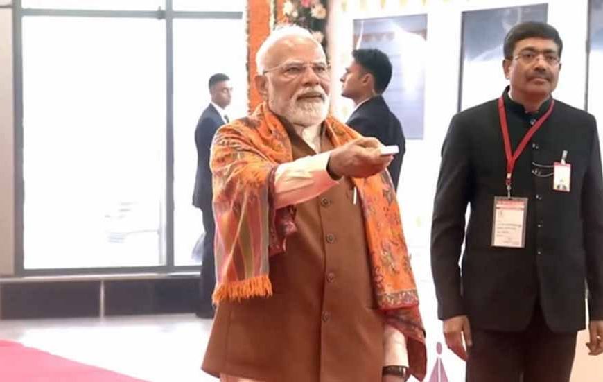 जालंधर दौरे पर PM मोदी: डेरा सच्चखंड बल्लां में टेका माथा, आदमपुर एयरपोर्ट अब गुरु रविदास के नाम से जाना जाएगा