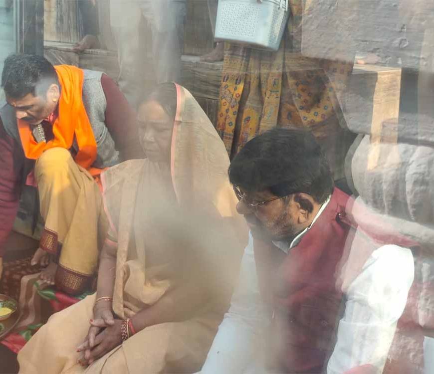 पशुपालन एवं डेयरी विभाग राज्यमंत्री  पटेल ने माँ नर्मदा का किया पूजन