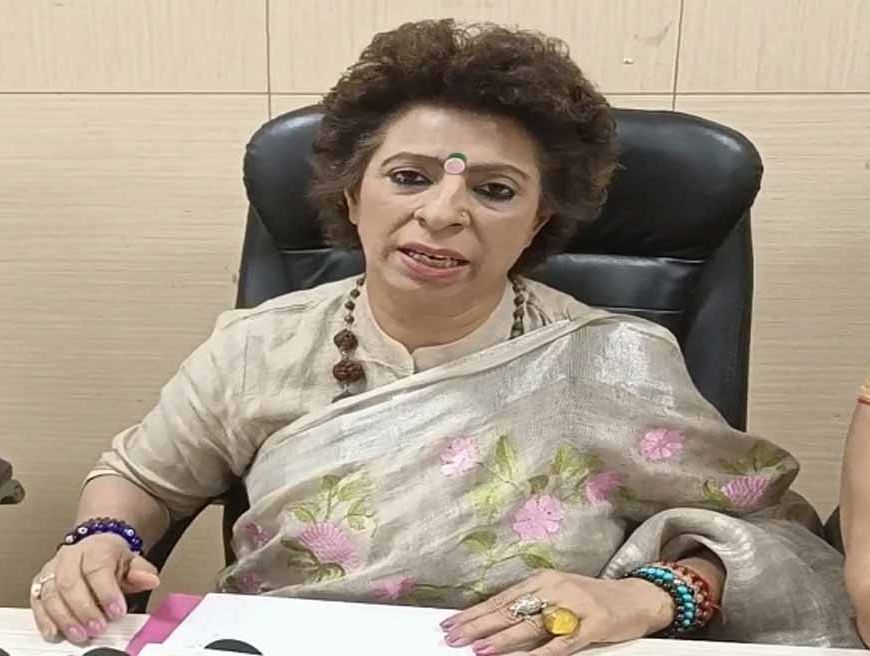 '17 साल की उम्र में शादी, महिला आयोग की चेयरपर्सन ने आटा न गूंथ पाने पर खाए ताने'