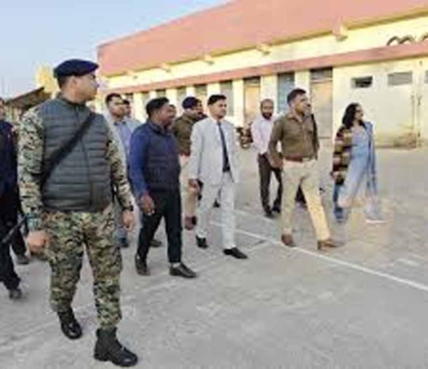 धनबाद के डीसी-एसपी ने किया निरीक्षण, डिस्पैच और रिसीविंग सेंटर की बारीकी से की जांच