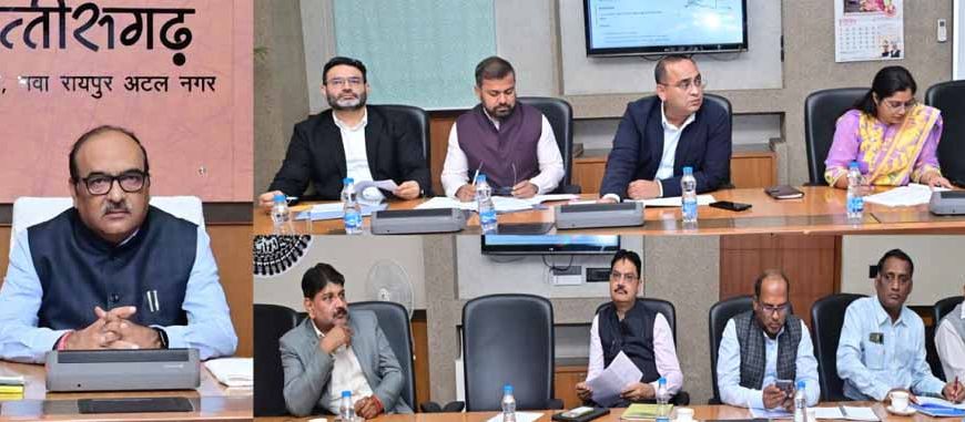 मुख्य सचिव ने रेल परियोजनाओं की समीक्षा की