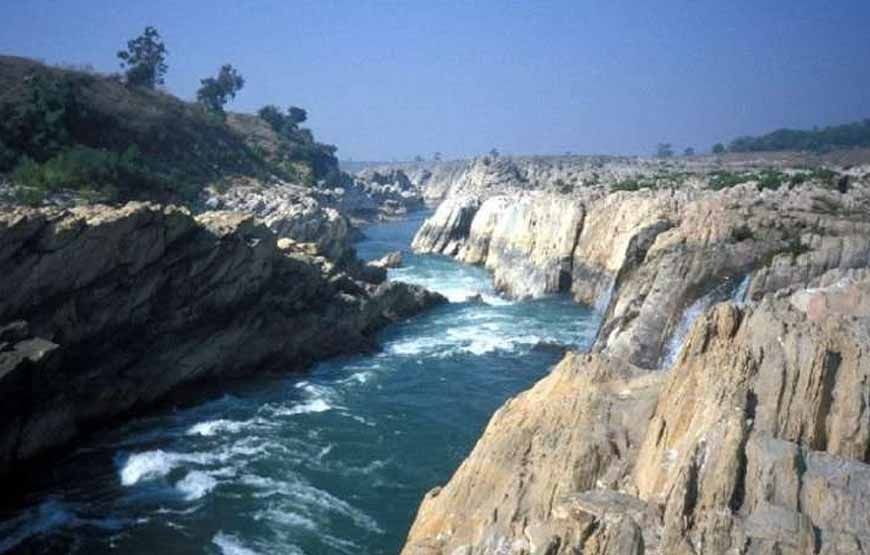 NGT ने दी चेतावनी: नर्मदा नदी की सेहत को लेकर मध्य प्रदेश से मांगी रिपोर्ट