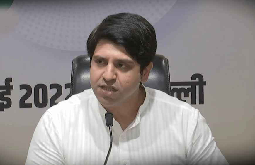 शहजाद पूनावाला का खुलासा: मेरी मां पर जानबूझकर कार चढ़ाई गई, CCTV वीडियो सामने आया