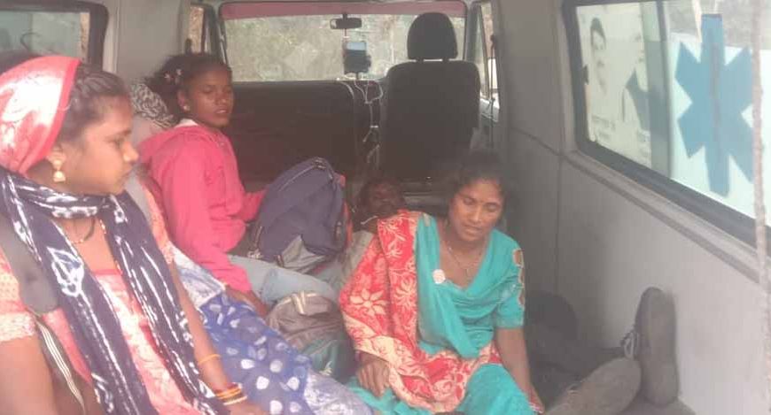 शारदा घाट अखड़ार के पास हुआ सड़क हादसा