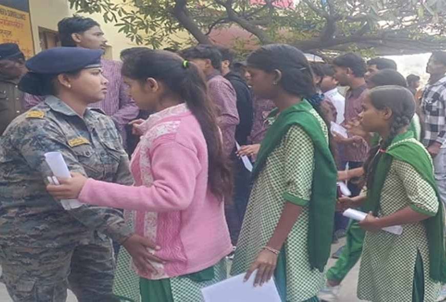 धनबाद में बोर्ड परीक्षा शुरू, केंद्रों पर कड़ी सुरक्षा व्यवस्था लागू