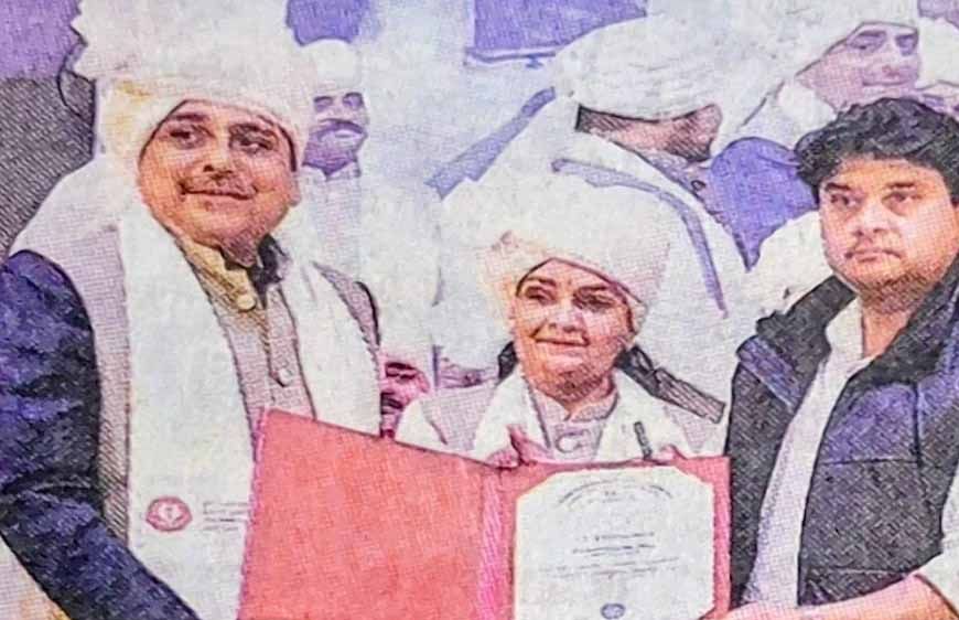 विख्यात कवि शैलेष लोढ़ा को डॉक्टरेट की मानद उपाधि से नवाजा गया