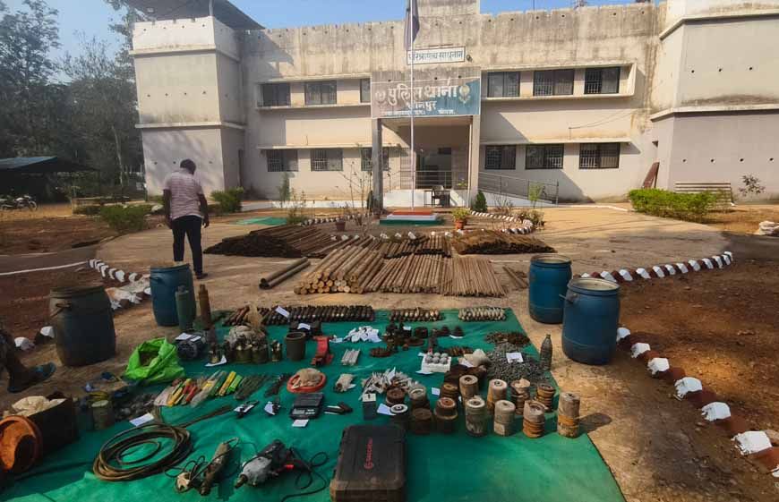 अबूझमाड़ में हथियार फैक्ट्री और विस्फोटक जखीरा बरामद, नक्सलियों के डंप पर बड़ी कार्रवाई