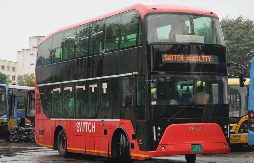 37 साल बाद दिल्ली की सड़कों पर फिर दौड़ेंगी डबल डेकर बसें, रूट और किराया जानें
