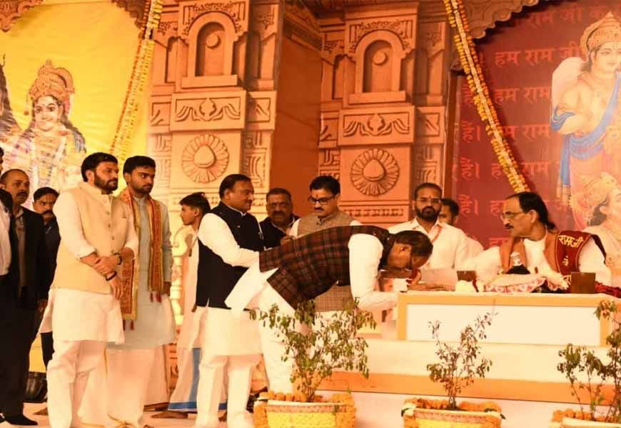 'सच्चा आनंद नेता बनने में नहीं', रामकथा सुनने सागर पहुंचे शिवराज सिंह, बोले- सौभाग्यशाली हैं भूपेंद्र सिंह
