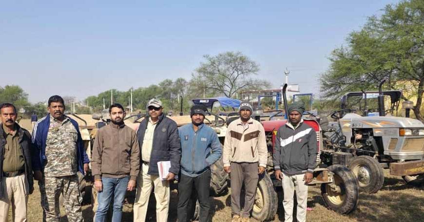 कोसीर एवं सरिया क्षेत्र में अवैध रेत परिवहन पर सख्त कार्रवाई, ट्रैक्टर जब्त
