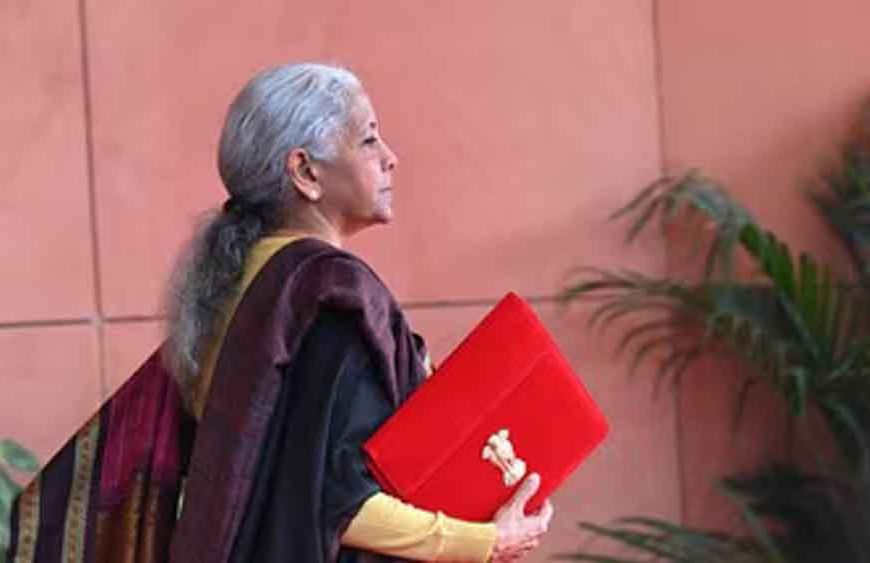 9 महीने में आधा बजट भी खर्च नहीं, बड़ी योजनाओं की रफ्तार पर सवाल