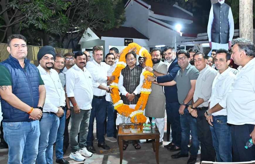 मुख्यमंत्री से छत्तीसगढ़ रियल एस्टेट वेलफेयर एसोसिएशन के प्रतिनिधिमंडल ने की मुलाकात-मुख्यमंत्री  विष्णुदेव साय