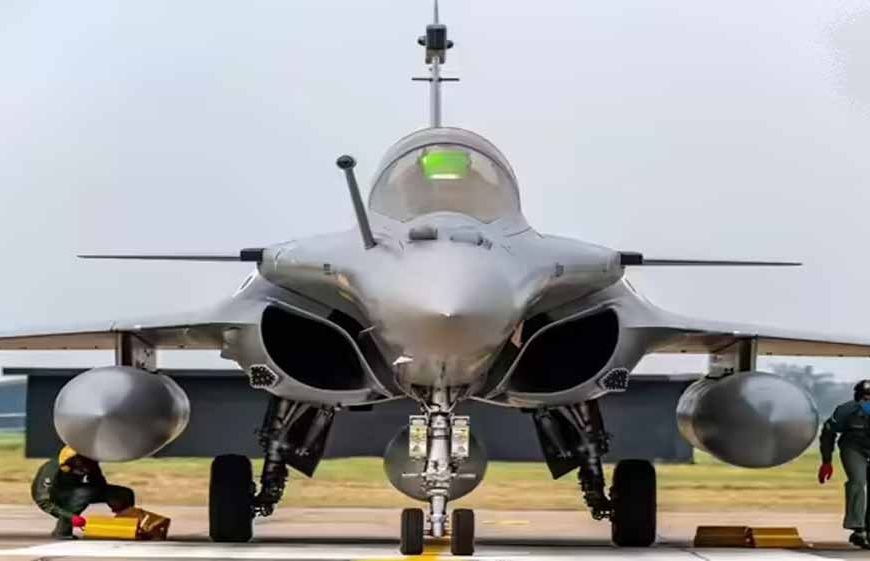 इमैनुएल मैक्रों के भारत दौरे से पहले बड़ा फैसला: रक्षा खरीद बोर्ड से 114 राफेल खरीद प्रस्ताव को मंजूरी, अधिकांश बनेंगे फाइटर प्लेन