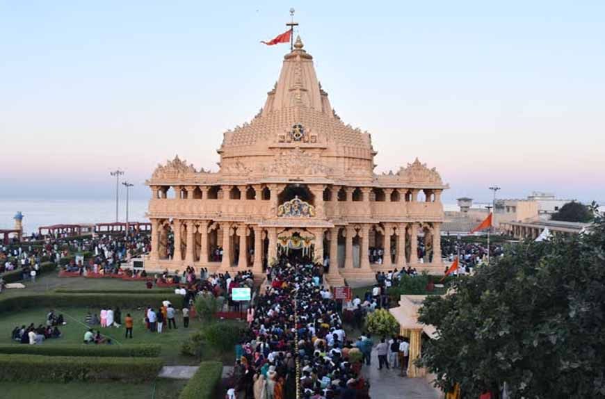 विध्वंस के 1000 साल बाद सोमनाथ में भव्य महाशिवरात्रि, 5 लाख श्रद्धालुओं की उमड़ी भीड़