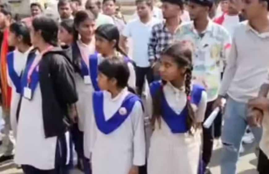 वार्डन पर आरोप: हॉस्टल में लड़कियों से बाइबिल पढ़वाने का मामला, राम-राम और सूर्य नमस्कार पर पाबंदी