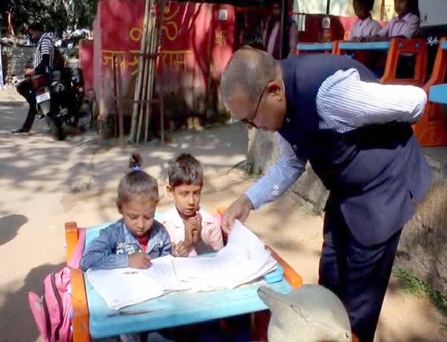 चूहे ने कॉपी खा ली” कहने पर DC अजय नाथ झा ने दिखाई संवेदनशीलता, बच्चे के लिए उठाया खास कदम