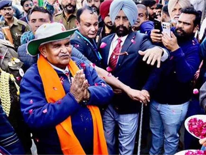 राज्यपाल ने नशे के खिलाफ किया पैदल मार्च, 'AAP नेताओं को फोन किए लेकिन अभियान में नहीं पहुंचे'