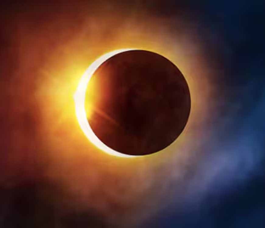 सूर्य ग्रहण में सूर्य देव को अर्घ्य देना शुभ या अशुभ? शास्त्रों में क्या है विधान
