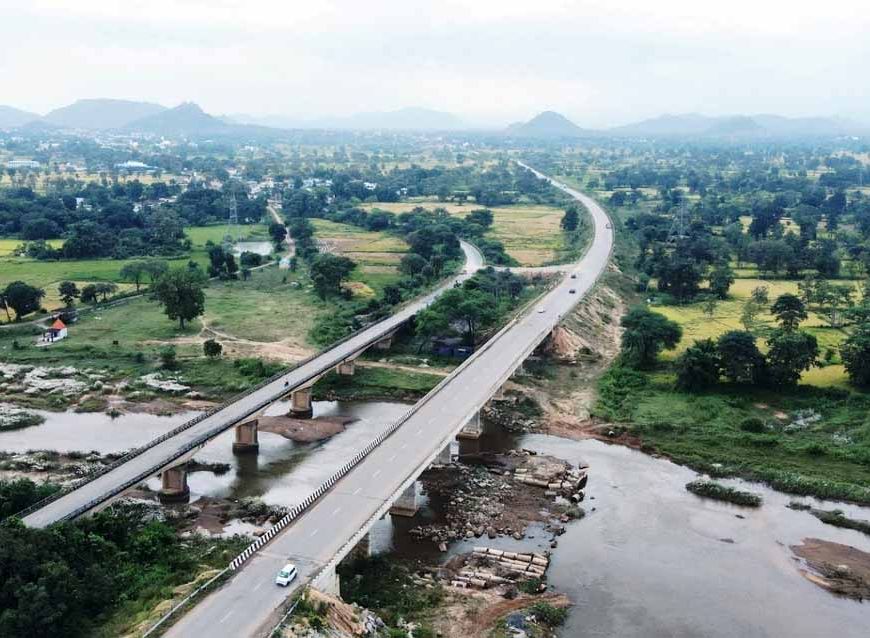 सड़क और पुलों का जाल: दूरस्थ गांव अब मुख्यधारा से जुड़ने लगे
