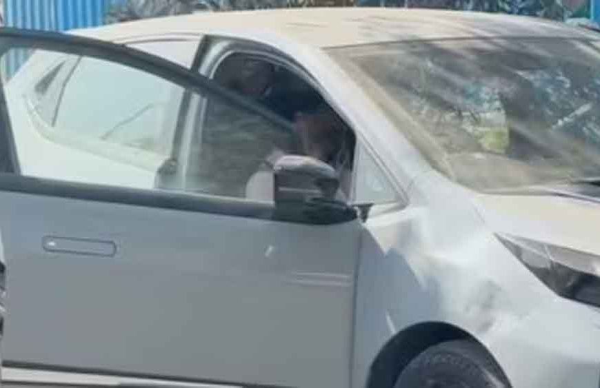 वैलेंटाइन डे पर दहला नोएडा: कार में मिला कपल का शव, पहले प्रेमिका को गोली फिर खुदकुशी