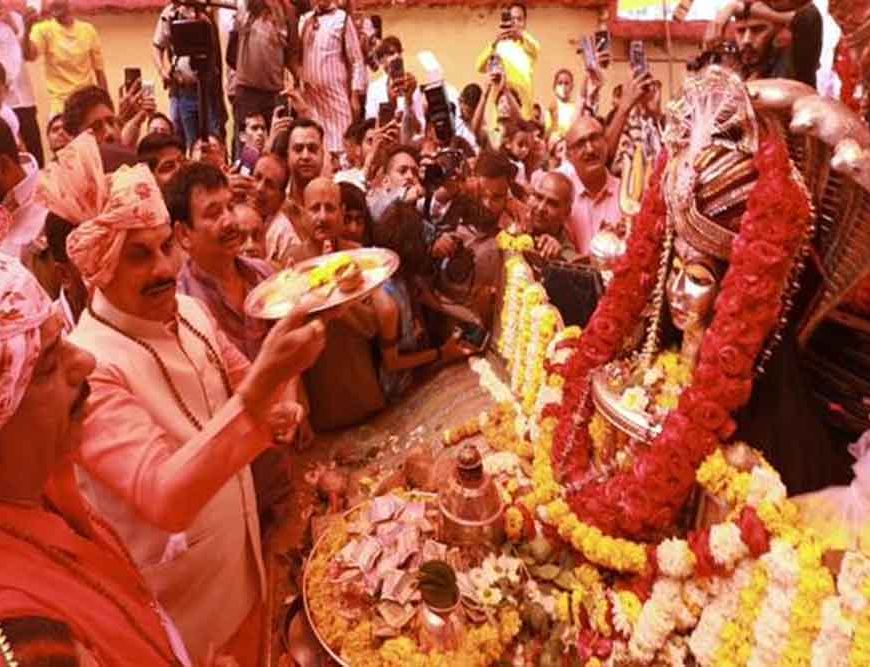 मुख्यमंत्री डॉ. यादव ने भोपाल के प्राचीन बड़वाले महादेव मंदिर पहुंचकर की पूजा-अर्चना