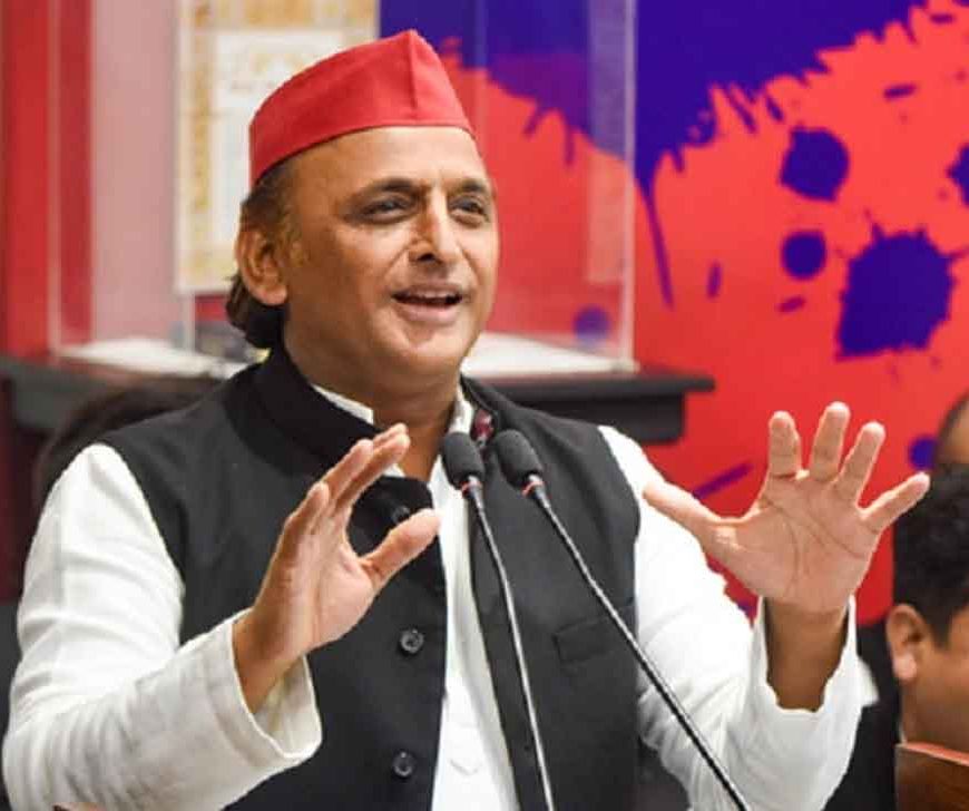 शंकराचार्य विवाद पर अखिलेश यादव का हमला, CM योगी के व्यवहार पर उठाए गंभीर सवाल