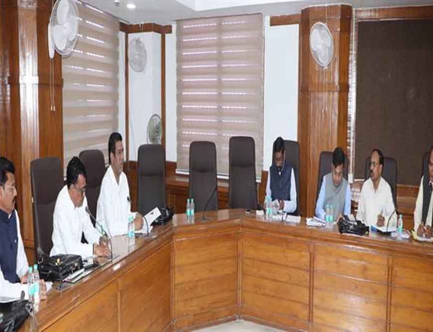 पात्र हितग्राहियों को समयबद्ध और पारदर्शी प्रक्रिया से मिले योजनाओं का लाभ - मंत्री चौहान