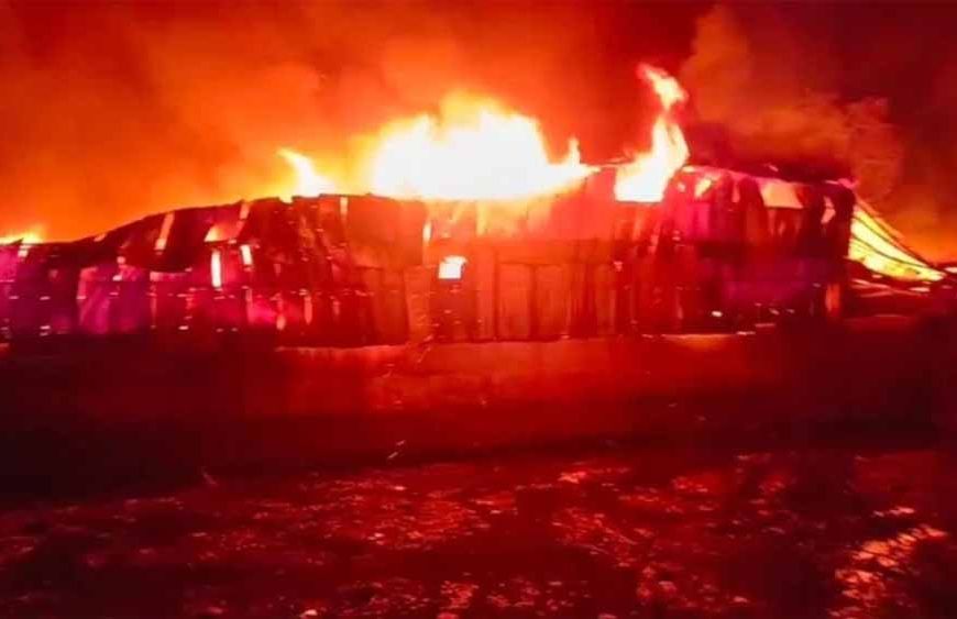 भोपाल के जेपी अस्पताल में भीषण आग, स्टोर रूम से उठीं लपटें… मरीजों-डॉक्टरों में मची अफरा-तफरी