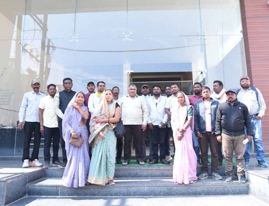 पर्यटन एवं संस्कृति मंत्री  राजेश अग्रवाल ने लखनपुर में जनप्रतिनिधियों एवं नागरिकों से की भेंट