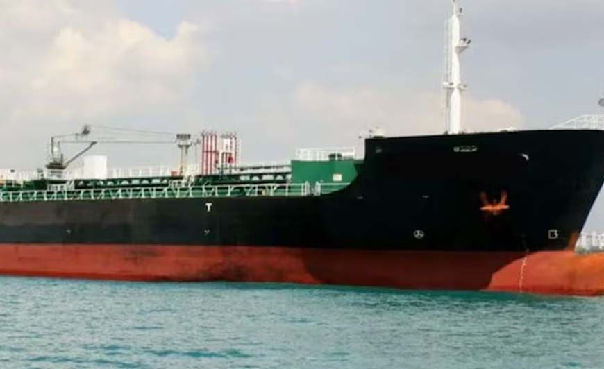 पाकिस्तान सीमा से गुपचुप छुपा ईरानी टैंकर, भारत में घुसते ही कोस्टगार्ड ने पकड़ी चालाकी