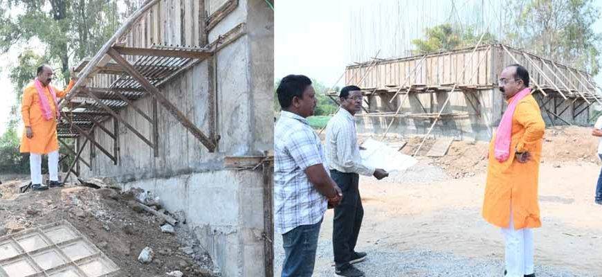 उप मुख्यमंत्री अरुण साव ने कारीडोंगरी-दरवाजा में निर्माणाधीन पुल का किया निरीक्षण