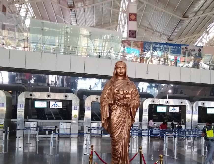 इंदौर एयरपोर्ट का अपग्रेड: सालाना 1 करोड़ यात्री, 200 नई सीटें और टर्मिनल विस्तार