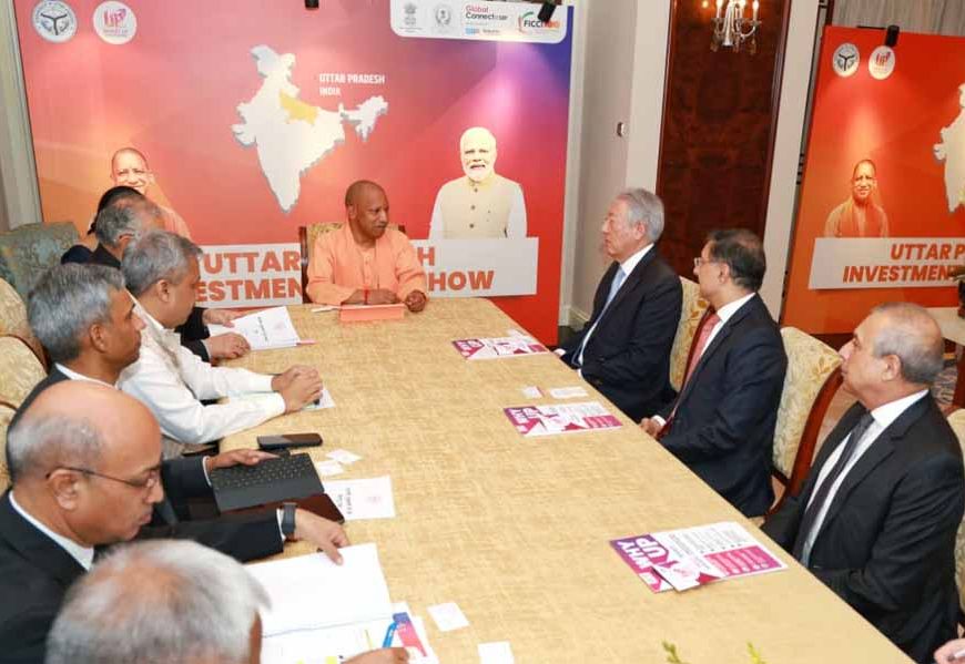 सिंगापुर दौरे के पहले ही दिन मुख्यमंत्री योगी की बड़ी सफलता, यूनिवर्सल सक्सेस ग्रुप के साथ हुए 6,650 करोड़ रुपये के 3 एमओयू