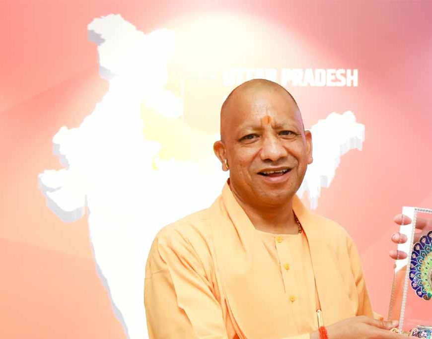 सिंगापुर में भारतीय समुदाय से मुख्यमंत्री योगी आदित्यनाथ ने किया संवाद