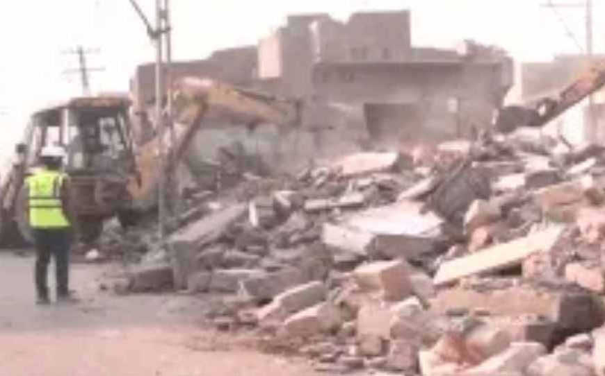 राजकोट में अतिक्रमण पर बड़ी कार्रवाई: 1400 से अधिक अवैध निर्माण ध्वस्त, लोगों में रोष