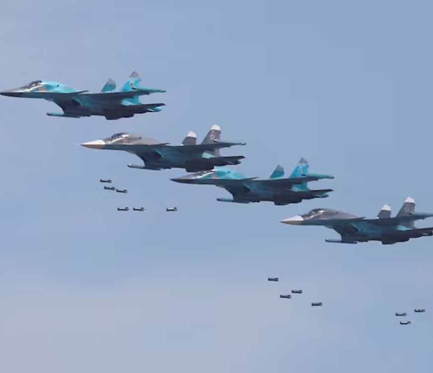 रूस से अमेरिका तक वार करने में सक्षम दुनिया का पहला अंतरमहाद्वीपीय फाइटर जेट Su-34, पुतिन ने किया प्रदर्शन