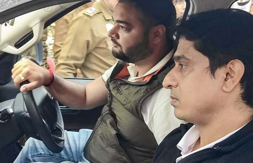 AI समिट में शर्टलेस प्रदर्शन पड़ा भारी, यूथ कांग्रेस अध्यक्ष उदय भानु गिरफ्तार