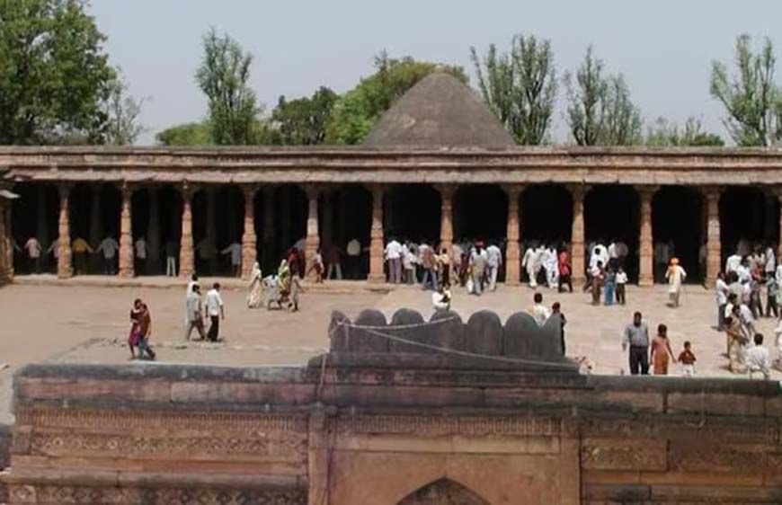 भोजशाला में मिले मंदिर के प्रमाण, कमाल मौला मस्जिद पर ASI की रिपोर्ट में बड़ा खुलासा