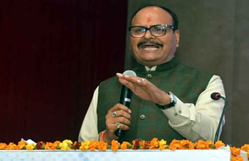 ब्रजेश पाठक का हमला: राहुल गांधी की ‘मोहब्बत की दुकान’ में नफरत और दंगा बेचने का आरोप