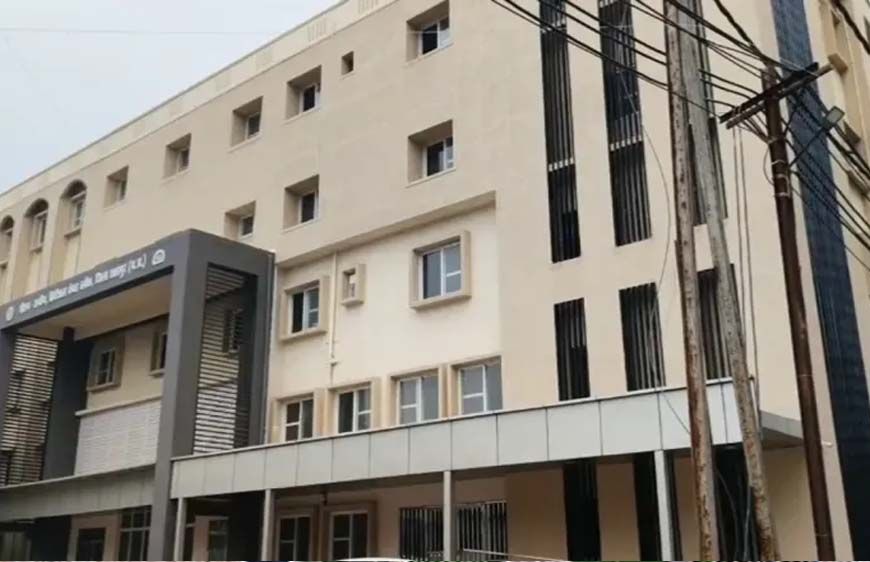 छतरपुर में 32.50 करोड़ का हाईटेक अस्पताल तैयार, रेफर की झंझट से मिलेगी मुक्ति