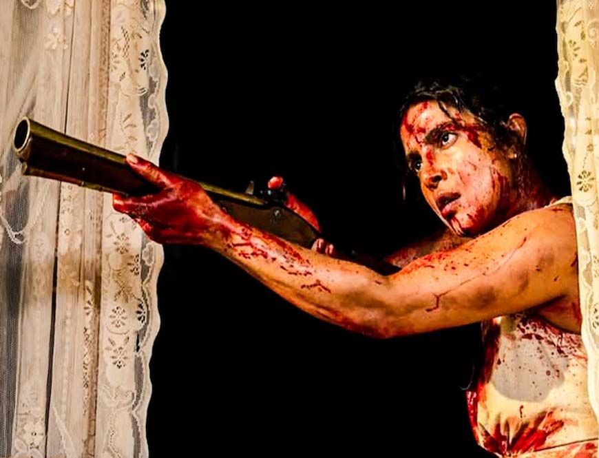 The Bluff Review: पाइरेट प्रियंका के हॉलीवुड एक्शन से देसी 'एनिमल्स' के पसीने छूटेंगे