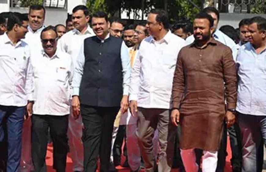 महाराष्ट्र में 4 सीटों पर घमासान, कई दावेदारों पर बीजेपी का देर रात तक मंथन