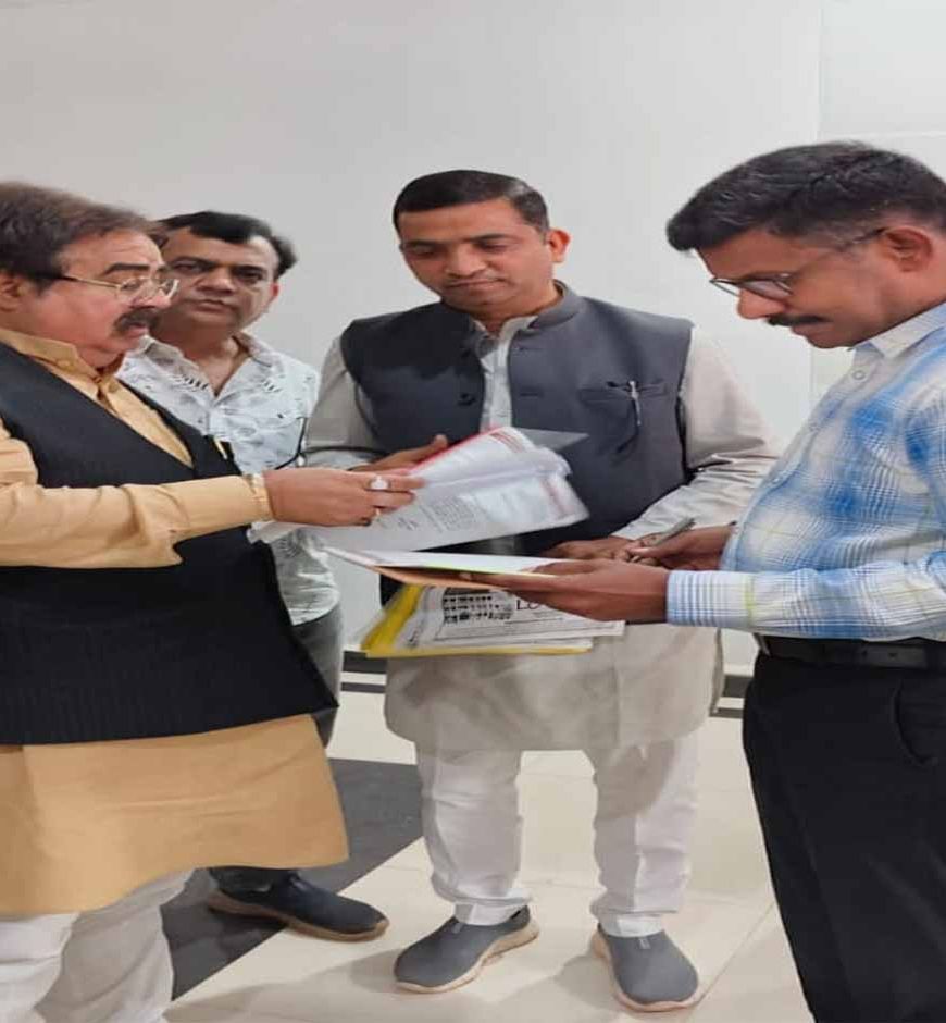 अविलंब सुधारी जाये सड़के -चेंबर कलेक्टर से मिले चेंबर के पदाधिकारी