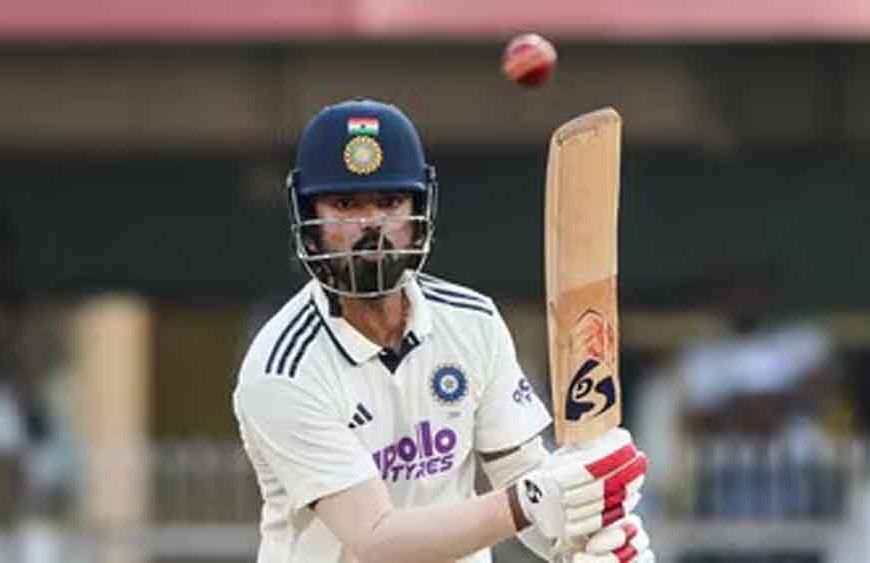 कर्नाटक संकट में, मयंक अग्रवाल का शतक बना टीम की ढाल