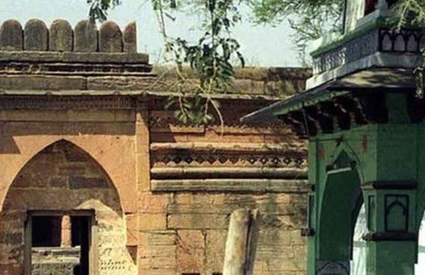 कमाल मौला मस्जिद विवाद: हिंदू प्रतीकों पर उठा सवाल, मुस्लिम पक्ष ने दी ये सफाई