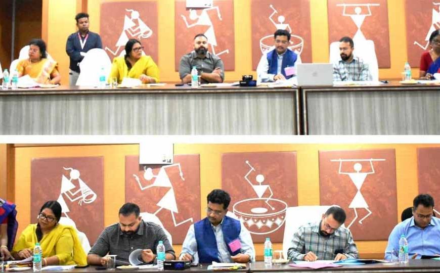 मुख सचिव  सोनमणि बोरा की अध्यक्षता में उच्च स्तरीय प्रमाणीकरण छानबीन समिति की बैठक