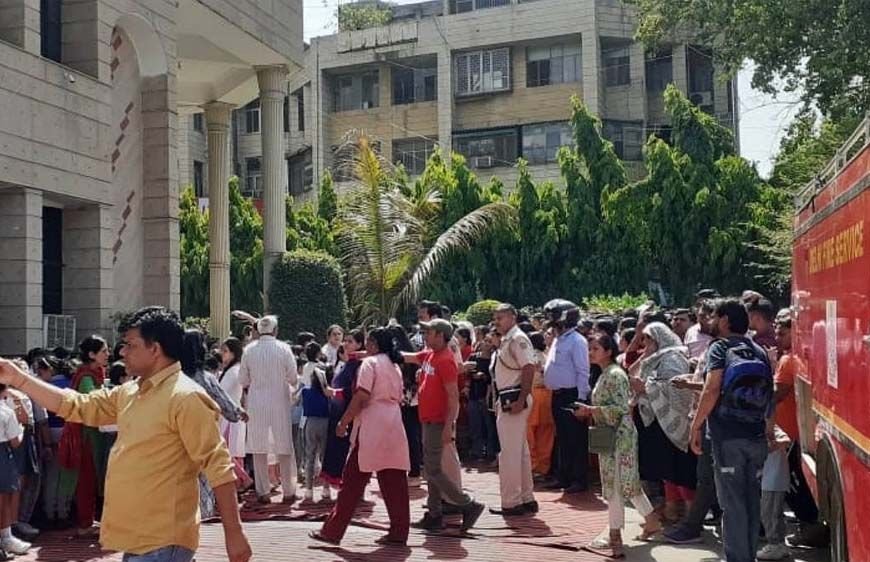 अमृतसर में स्कूलों और शताब्दी एक्सप्रेस को बम से उड़ाने की धमकी, सघन जांच शुरू