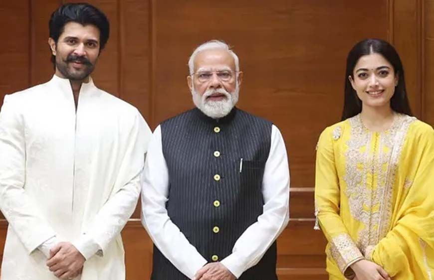 न्यूलीवेड कपल विजय-रश्मिका ने पीएम मोदी को रिसेप्शन में किया इन्वाइट, सोशल मीडिया पर तस्वीर वायरल